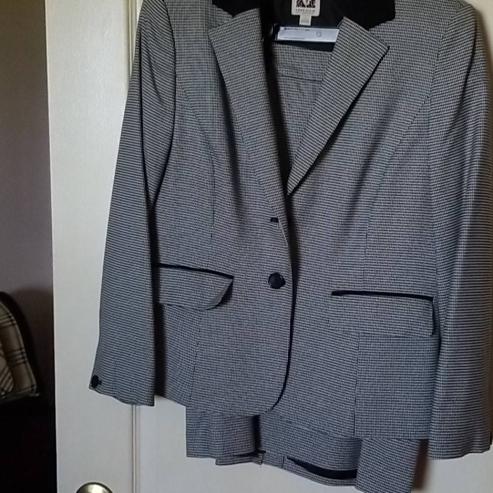 Anne Klein Skirt Suit